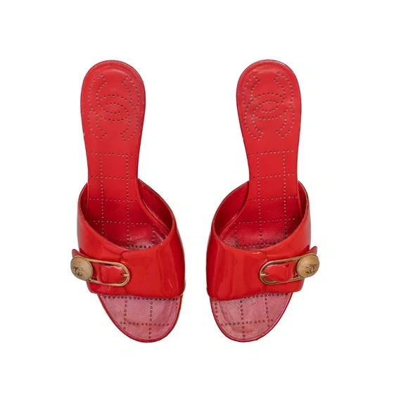 Chanel‎ Vintage Red Patent Leather Heeled Mules – Size 37 (US 7 / UK 4.5) - Picture 7 of 12